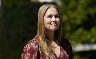 Amalia de Holanda estrena en Madrid el vestido favorito de las francesas: perfecto para la primavera y muy favorecedor