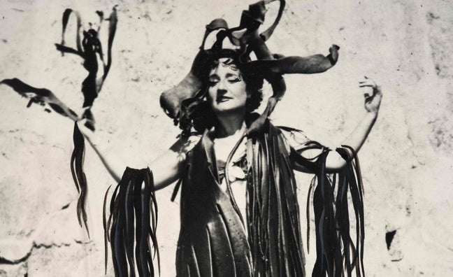 Maruja Mallo, la diosa del surrealismo que fue amiga de Dalí y novia de Alberti: esta es la maravillosa exposicion de su obra en Santander