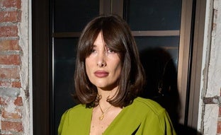 Tu pelo necesita estos sérums antifrizz porque son buenos y están recomendados