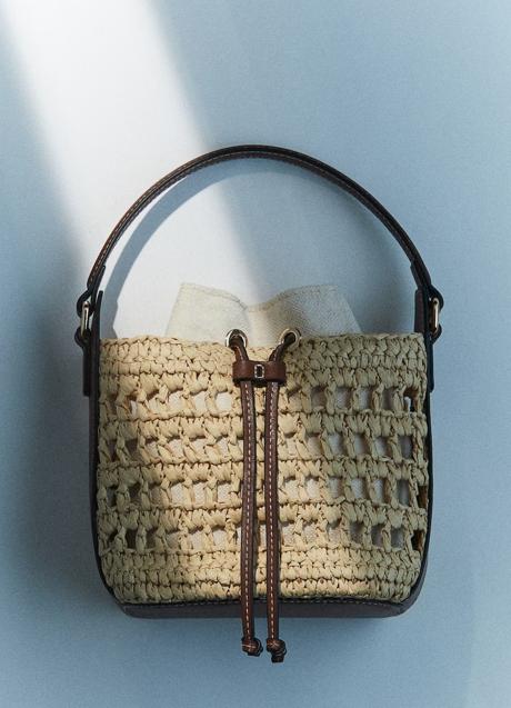 Bolso trenzado de H&M (29,99 euros)