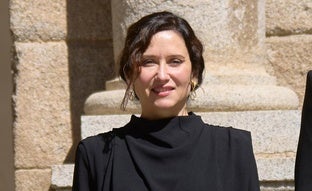 Isabel Díaz Ayuso, de negro, en los Premios Cervantes: estrena un look que parece un vestido pero es un dos piezas