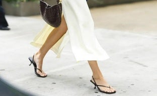 Estas sandalias kitten heel tan cómodas se convertirán en tu zapato favorito de la temporada