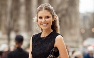 Se me cae el pelo a los 50: los mejores champús y suplementos para frenar la caída